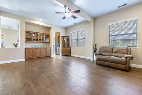 Living - 4751 N Windward Way, Clovis, CA 93619 photo 5 of 7
