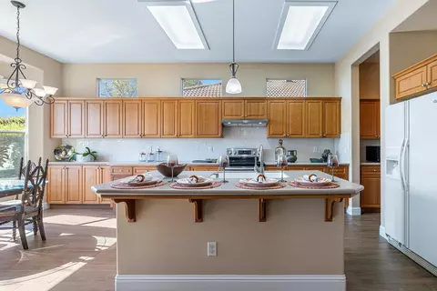 Kitchen - 4751 N Windward Way, Clovis, CA 93619 photo 2 of 4