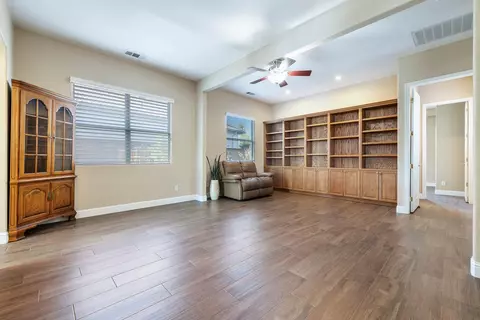 Living - 4751 N Windward Way, Clovis, CA 93619 photo 4 of 7