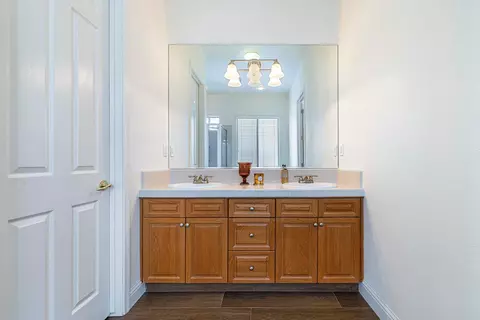 Bath - 4751 N Windward Way, Clovis, CA 93619 photo 3 of 5