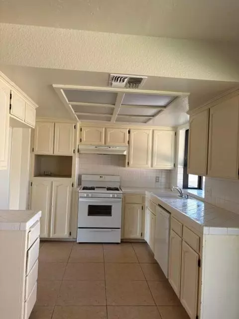 Kitchen - 1151 Pontiac Ave, Clovis, CA 93612 photo 2 of 2