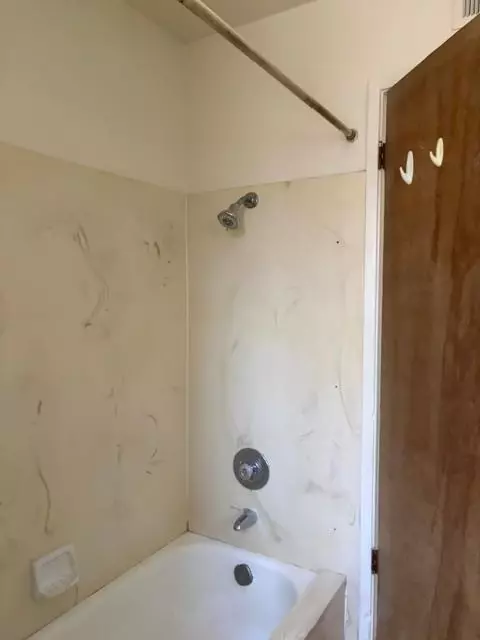 Bath - 1151 Pontiac Ave, Clovis, CA 93612 photo 2 of 4