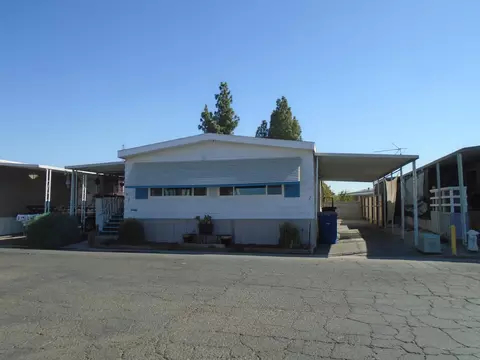 852 E Grangeville Blvd #2, Hanford, CA 93230