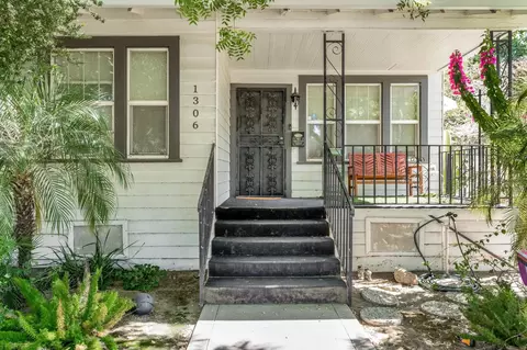 1306 N Roosevelt Ave, Fresno, CA 93728