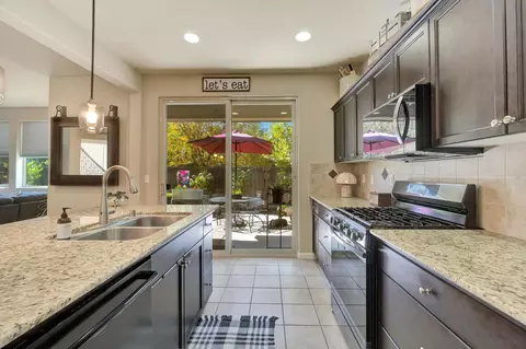 Kitchen - 3194 Swift Ave, Clovis, CA 93619 photo 5 of 5
