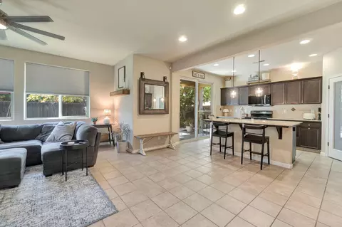 Entry Way - 3194 Swift Ave, Clovis, CA 93619 photo 5 of 8