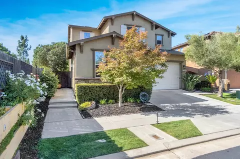 Exterior - 3194 Swift Ave, Clovis, CA 93619 photo 2 of 4