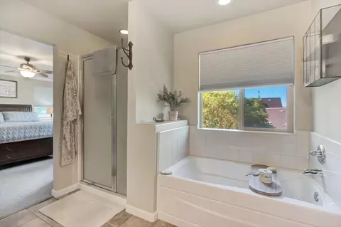 Bath - 3194 Swift Ave, Clovis, CA 93619 photo 5 of 5
