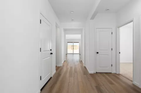 Entry Way - 1252 Cathedral Ct S, Madera, CA 93636 photo 2 of 7
