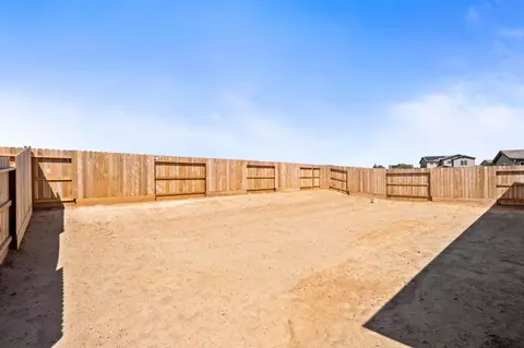 Exterior - 1252 Cathedral Ct S, Madera, CA 93636 photo 5 of 8