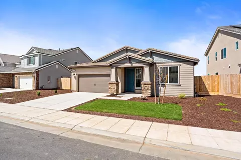 Exterior - 1252 Cathedral Ct S, Madera, CA 93636 photo 2 of 8