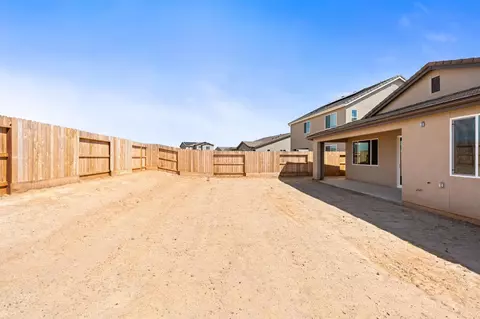 Exterior - 1252 Cathedral Ct S, Madera, CA 93636 photo 6 of 8