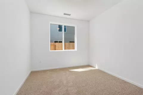 Bedroom - 1252 Cathedral Ct S, Madera, CA 93636 photo 2 of 4