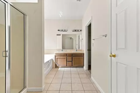 Bath - 2317 E Lewis Ct, Fowler, CA 93625 photo 2 of 3