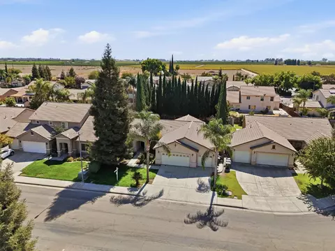 View/Area - 2317 E Lewis Ct, Fowler, CA 93625 photo 4 of 9