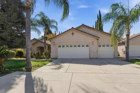 Exterior - 2317 E Lewis Ct, Fowler, CA 93625 photo 3 of 10