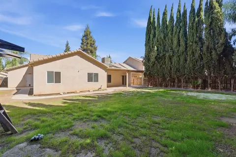 Exterior - 2317 E Lewis Ct, Fowler, CA 93625 photo 10 of 10