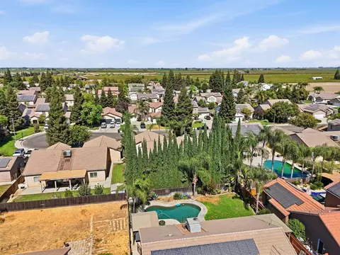 View/Area - 2317 E Lewis Ct, Fowler, CA 93625 photo 8 of 9