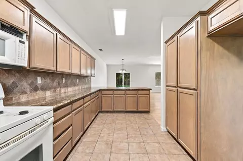 Kitchen - 2317 E Lewis Ct, Fowler, CA 93625 photo 3 of 5