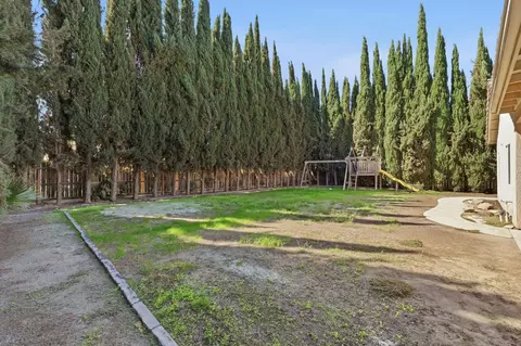 Exterior - 2317 E Lewis Ct, Fowler, CA 93625 photo 6 of 10