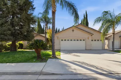 Exterior - 2317 E Lewis Ct, Fowler, CA 93625 photo 2 of 10