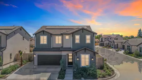 2433 E Rockwell Dr, Fresno, CA 93720