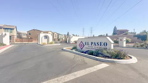 5438 W Santa Barbara Dr, Fresno, CA 93722
