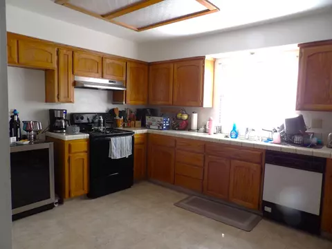 Kitchen - 668 N Bundy Ave, Clovis, CA 93611 photo 1 of 1