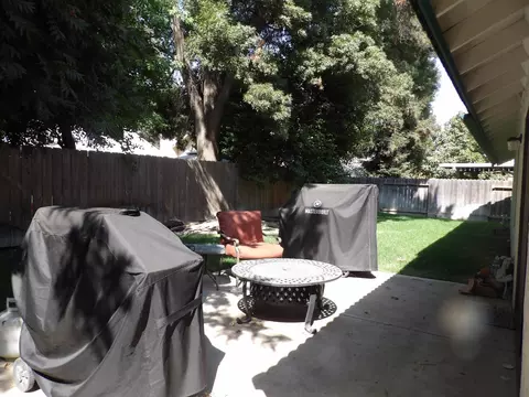 Exterior - 668 N Bundy Ave, Clovis, CA 93611 photo 2 of 4