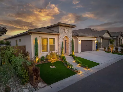11114 N Via Rimini Dr, Fresno, CA 93730