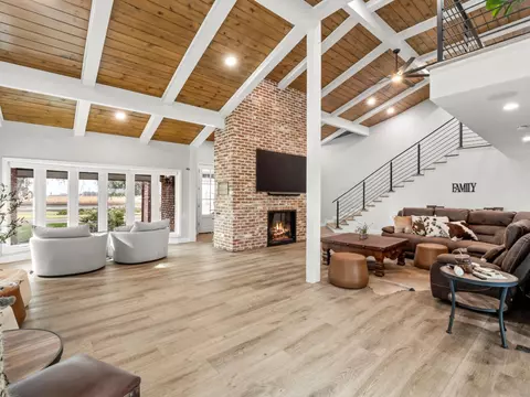 Living - 9235 24th Ave, Lemoore, CA 93245 photo 4 of 7