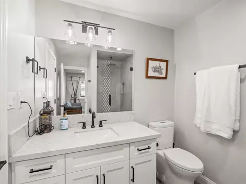Bath - 9235 24th Ave, Lemoore, CA 93245 photo 2 of 9