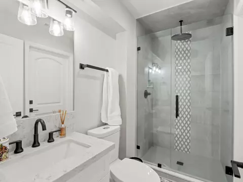 Bath - 9235 24th Ave, Lemoore, CA 93245 photo 5 of 9