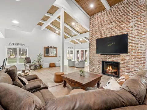 Living - 9235 24th Ave, Lemoore, CA 93245 photo 3 of 7