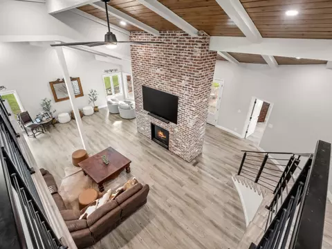 Living - 9235 24th Ave, Lemoore, CA 93245 photo 5 of 7
