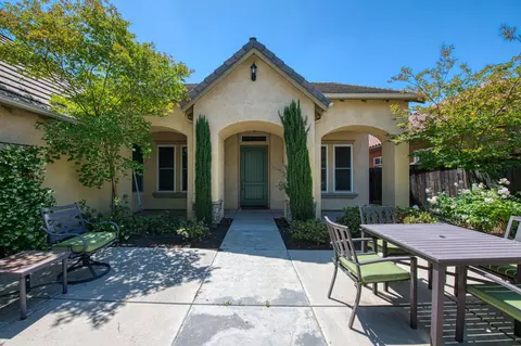 Exterior - 3544 Prescott Ave, Clovis, CA 93619 photo 3 of 9