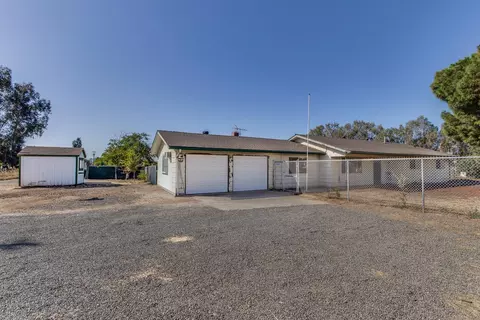 Exterior - 11495 E Herndon Ave, Clovis, CA 93619 photo 3 of 13