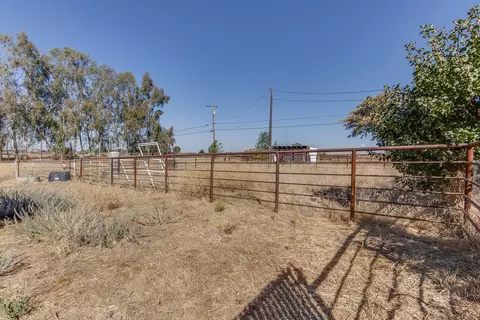 Exterior - 11495 E Herndon Ave, Clovis, CA 93619 photo 10 of 13