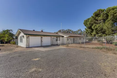 Exterior - 11495 E Herndon Ave, Clovis, CA 93619 photo 4 of 13