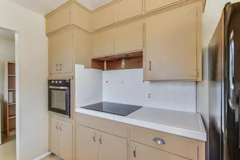 Kitchen - 11495 E Herndon Ave, Clovis, CA 93619 photo 2 of 3