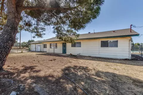 Exterior - 11495 E Herndon Ave, Clovis, CA 93619 photo 2 of 13