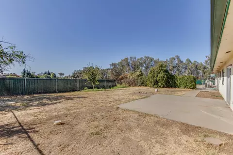 Exterior - 11495 E Herndon Ave, Clovis, CA 93619 photo 9 of 13