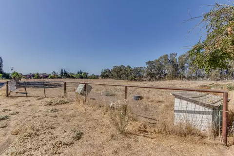 Exterior - 11495 E Herndon Ave, Clovis, CA 93619 photo 11 of 13