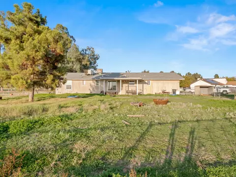 Exterior - 13017 Violet Ln, Clovis, CA 93619 photo 3 of 7