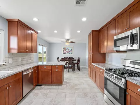 Kitchen - 13017 Violet Ln, Clovis, CA 93619 photo 3 of 5