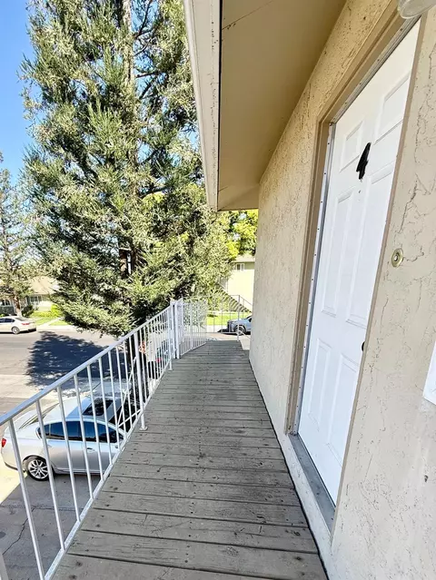 Exterior - 2236 Peach Ave #4, Clovis, CA 93612 photo 2 of 2