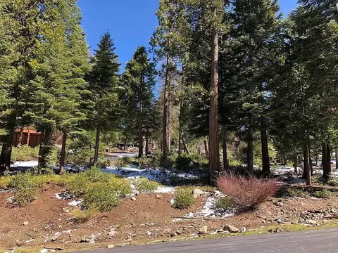 42518 Tourmaline Ln, Shaver Lake, CA 93664
