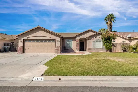 2426 S Larkin Ave, Fresno, CA 93727