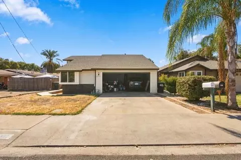 4331 Myrtle Ave W, Visalia, CA 93277