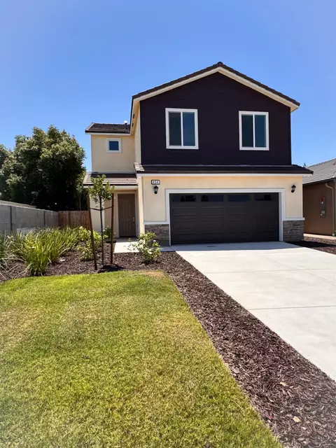 454 W Windsor Ave, Clovis, CA 93612 photo 2